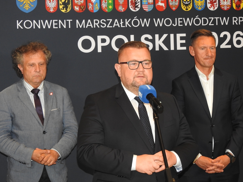 Wieś z lotniskiem, polem golfowym i torem wyścigowym. Ale na Konwencie Marszałków rozmawiano o sprawach znacznie poważniejszych