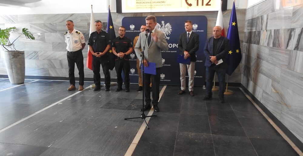 Wakacje pod znakiem upałów. Służby apelują: rozsądek może uratować życie Wakacje pod znakiem upałów. Służby apelują: rozsądek może uratować życie