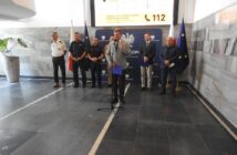 Wakacje pod znakiem upał&oacute;w. Służby apelują: rozsądek może uratować życie