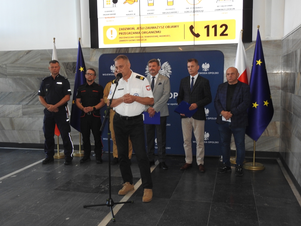 Wakacje pod znakiem upałów. Służby apelują: rozsądek może uratować życie