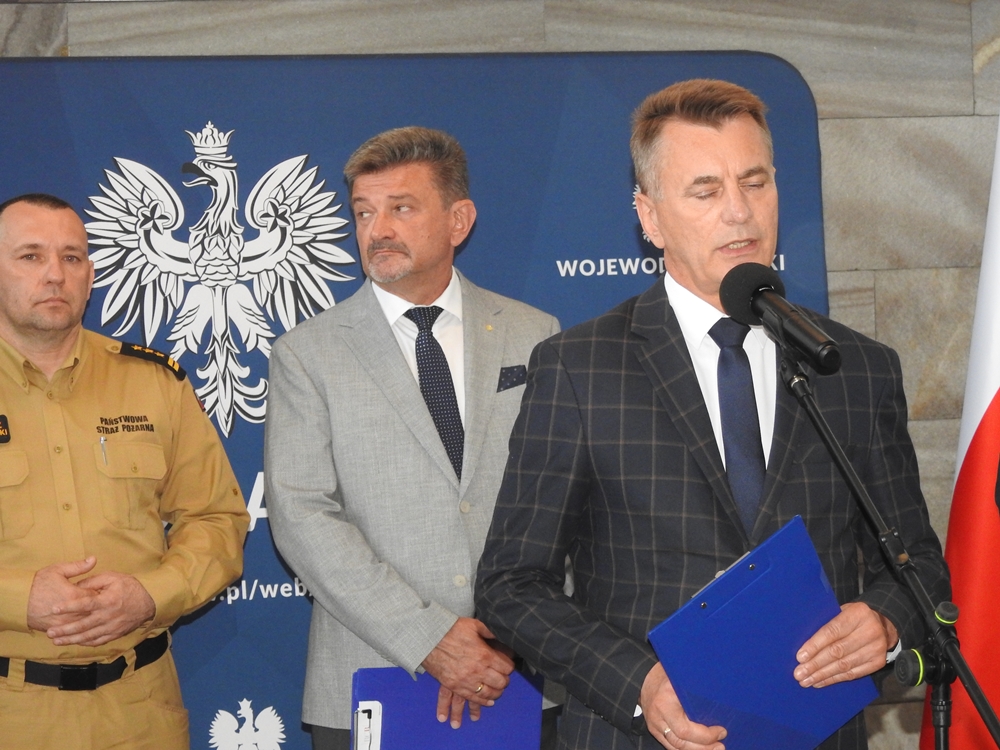 Wakacje pod znakiem upałów. Służby apelują: rozsądek może uratować życie