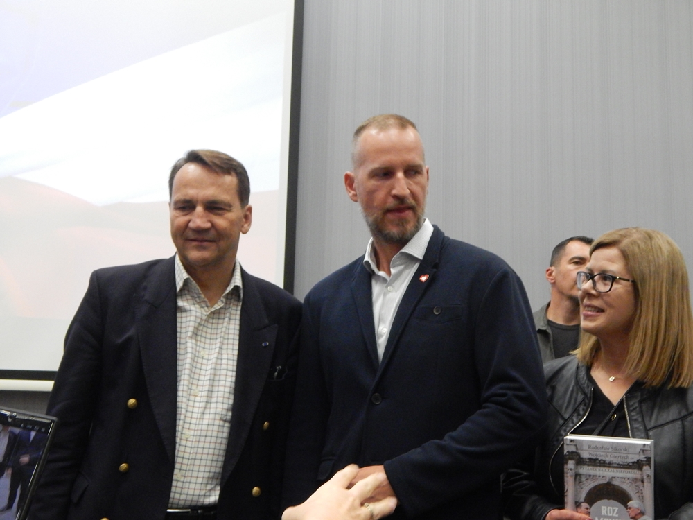 Sikorski w Opolu. Po rozmowach z działaczami KO czas na Festiwal Książki