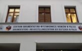 Historie ukryte na archiwalnych półkach. W Opolu można zobaczyć niezwykłe zbiory dokumentujące losy mniejszości niemieckiej Historie ukryte na archiwalnych półkach. W Opolu można zobaczyć niezwykłe zbiory dokumentujące losy mniejszości niemieckiej