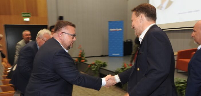 Sikorski w Opolu. Po rozmowach z działaczami KO czas na Festiwal Książki