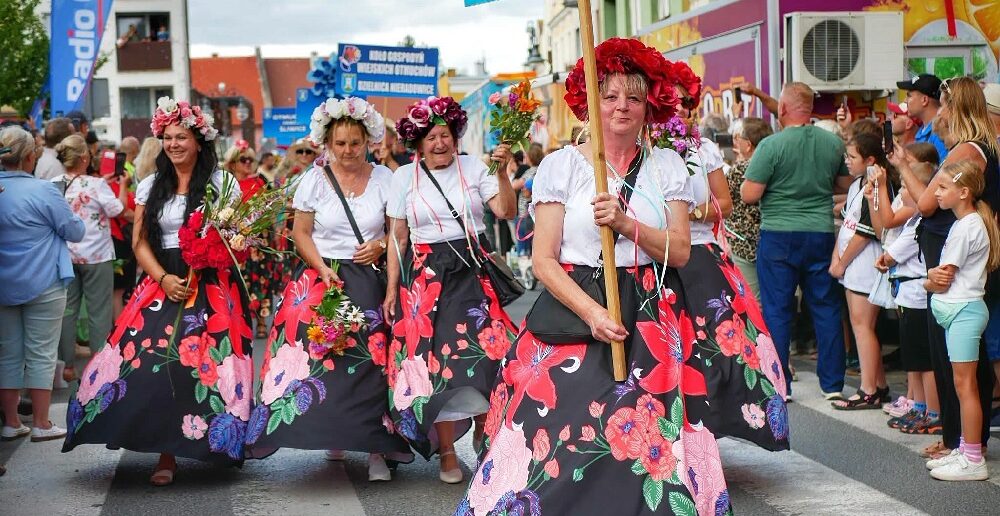 53. Lato Kwiat&oacute;w rozkwitło w Otmuchowie. Przed nami wielki finał święta kwiat&oacute;w i muzyki