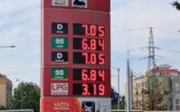 Wakacyjny prysznic przy dystrybutorze. Trump namieszał na Bliskim Wschodzie, kierowcy płacą więcej Wakacyjny prysznic przy dystrybutorze. Trump namieszał na Bliskim Wschodzie, kierowcy płacą więcej
