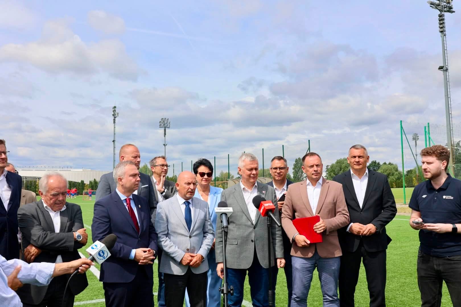Kolejne miliony dla sportu. Boiska i szatnie zmieniają oblicze Opolszczyzny