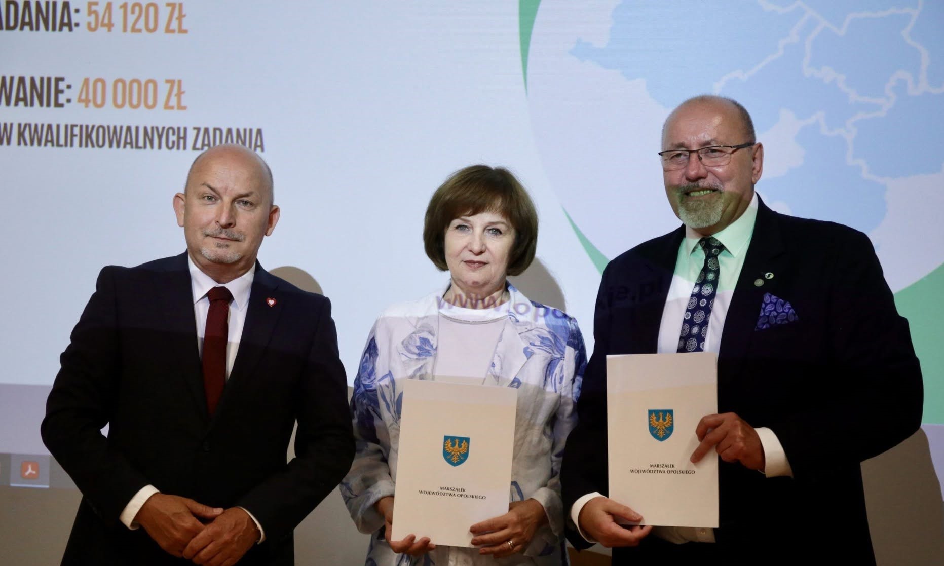Sztuczna inteligencja zajrzy do ksiąg i działek. Powiat opolski idzie krok dalej