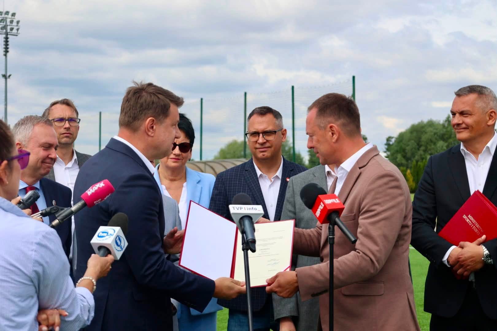 Kolejne miliony dla sportu. Boiska i szatnie zmieniają oblicze Opolszczyzny