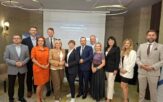 Biznes nie potrzebuje kolejnej konferencji. Potrzebuje, żeby ktoś go wreszcie słuchał Biznes nie potrzebuje kolejnej konferencji. Potrzebuje, żeby ktoś go wreszcie słuchał