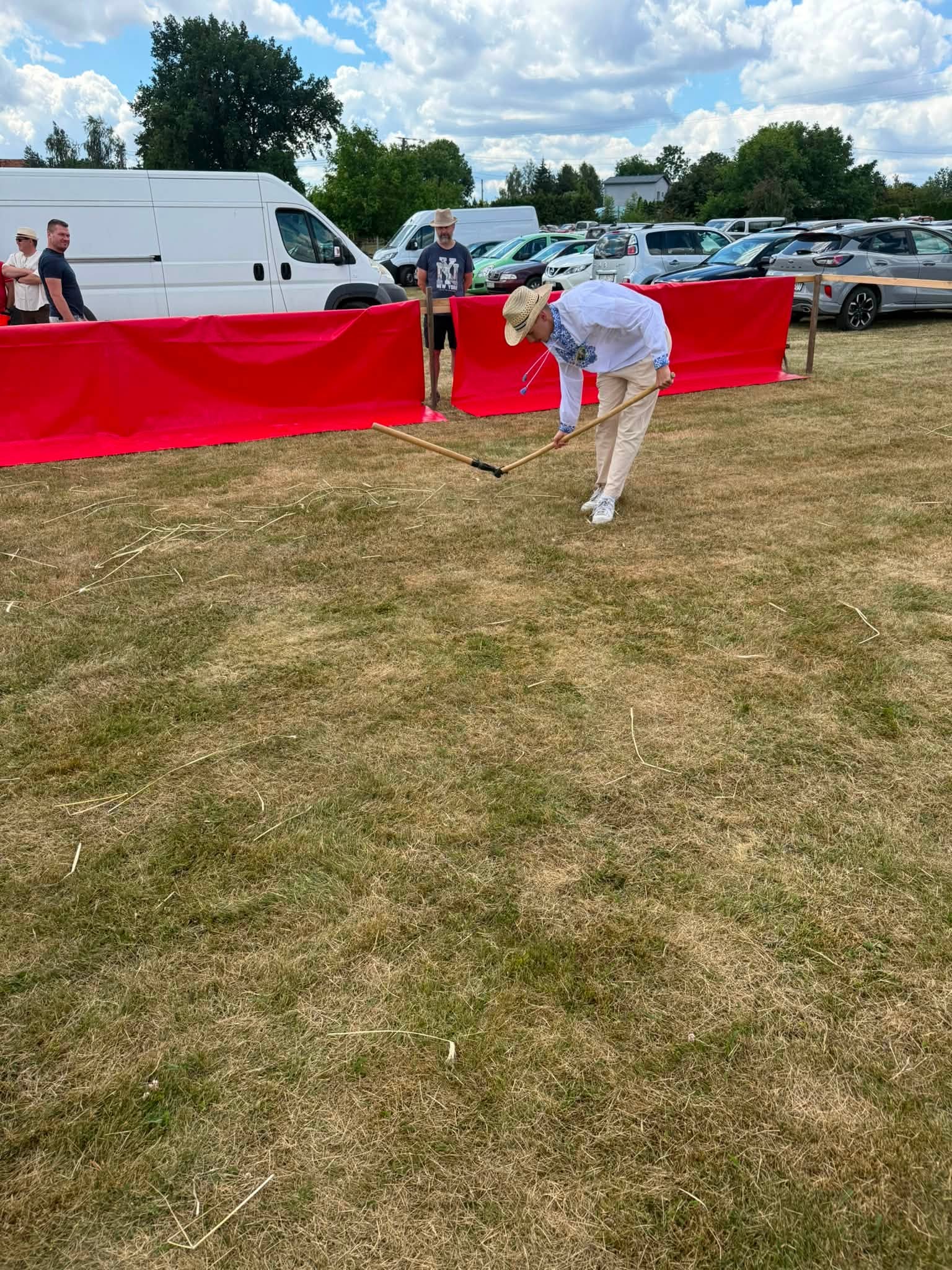 Złota Kosa znów poszła w ruch. W Piątkowicach żniwowali tak, jak przed laty
