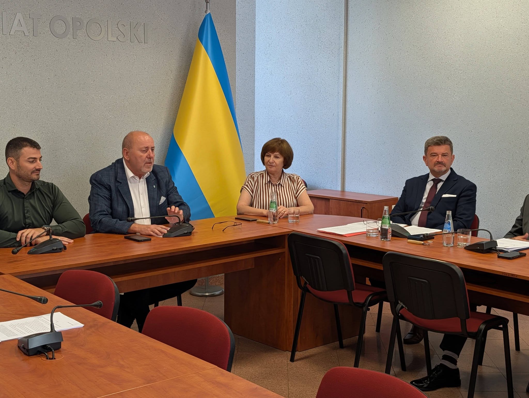 Autobusy po nowemu. Powiat Opolski i gminy nie chcą zostać na przystanku