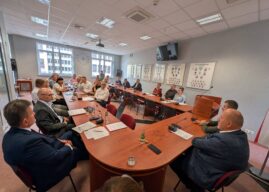 Autobusy po nowemu. Powiat Opolski i gminy nie chcą zostać na przystanku