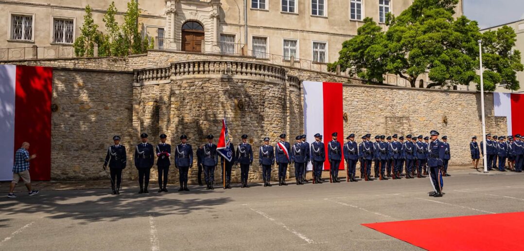 Święto munduru, ale przede wszystkim ludzi. Opolska Policja świętowała w Krapkowicach Święto munduru, ale przede wszystkim ludzi. Opolska Policja świętowała w Krapkowicach