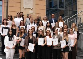 Oni zmieniają uczelnię. Rektor nagrodził najbardziej aktywnych studentów UO
