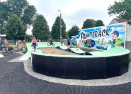 Chróścice mają nową atrakcję. Za remizą powstał pumptrack i strefa rekreacji dla wszystkich pokoleń