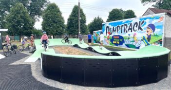 Chróścice mają nową atrakcję. Za remizą powstał pumptrack i strefa rekreacji dla wszystkich pokoleń