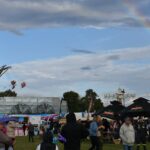 Kolorowe niebo zn&oacute;w nad Paczkowem. Balony wracają do rywalizacji po wietrznym falstarcie