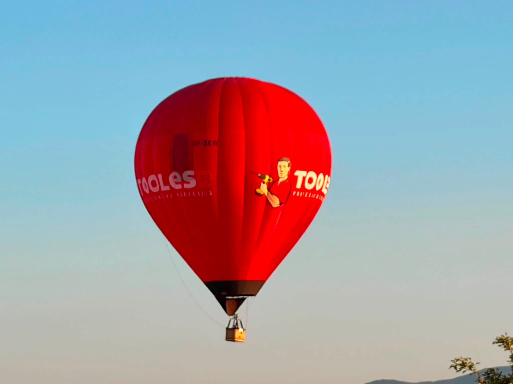 Kolorowe niebo znów nad Paczkowem. Balony wracają do rywalizacji po wietrznym falstarcie
