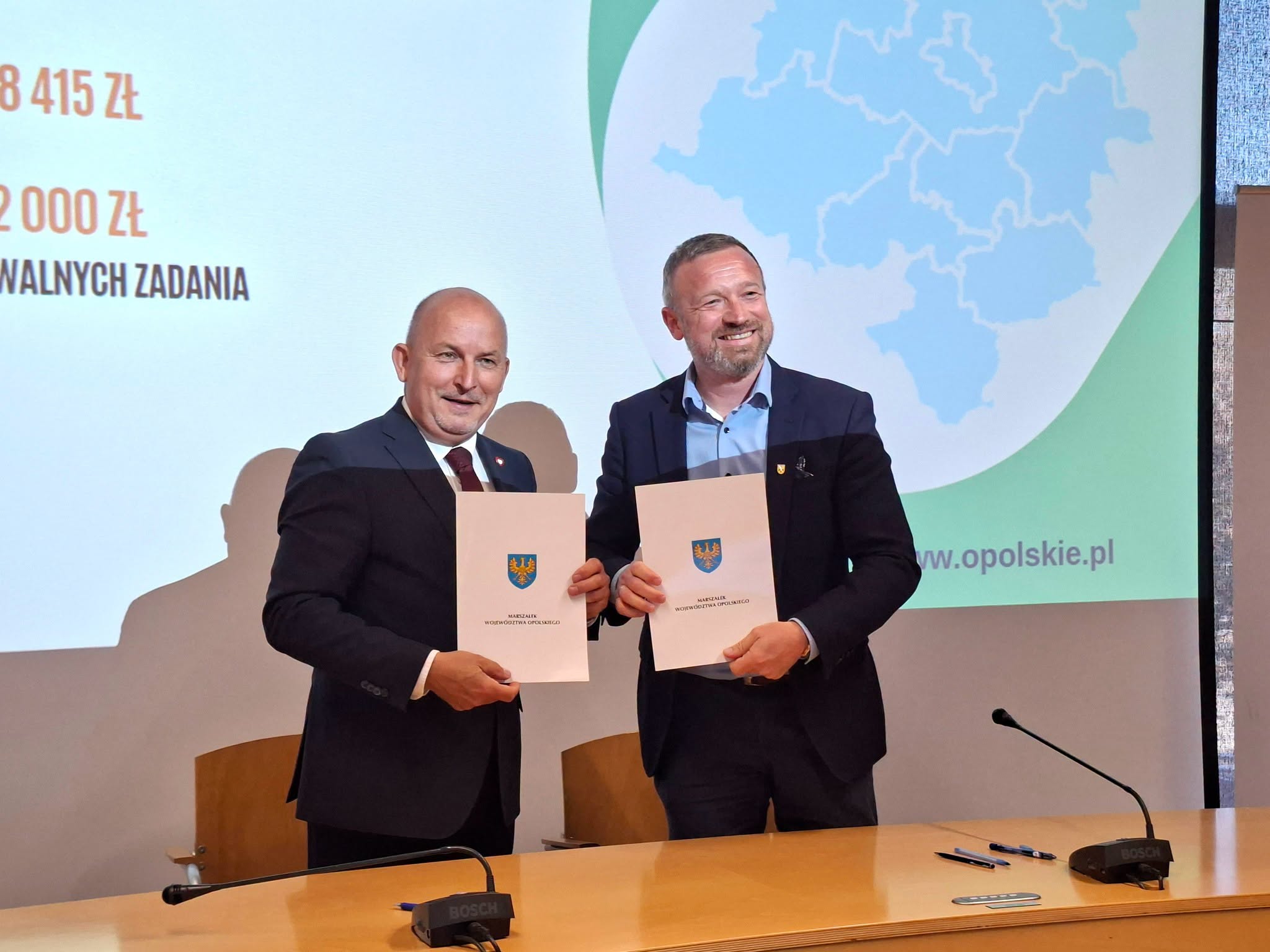 Blisko 2,8 mln zł na drogi do pól. Skorzysta dziewięć gmin i dwa powiaty
