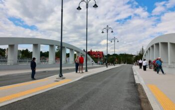 Most silniejszy od żywiołu. Głuchołazy odzyskały kluczową przeprawę