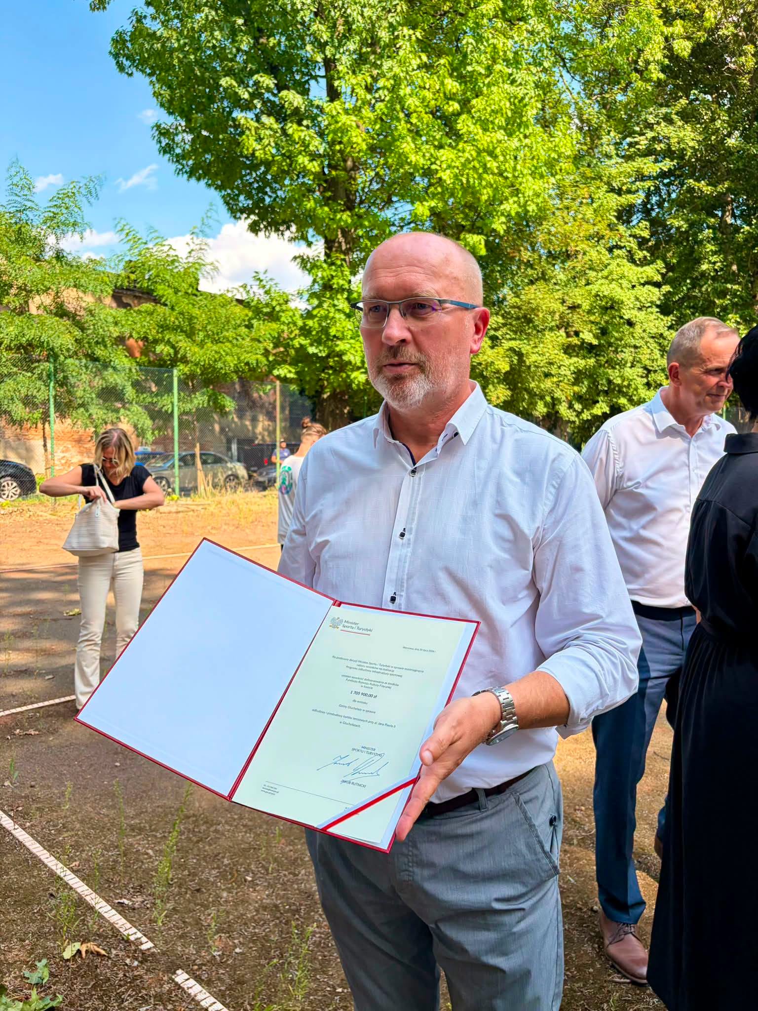 14 milionów złotych na sport po powodzi. Trzy boiska i korty tenisowe w Głuchołazach zostaną odbudowane