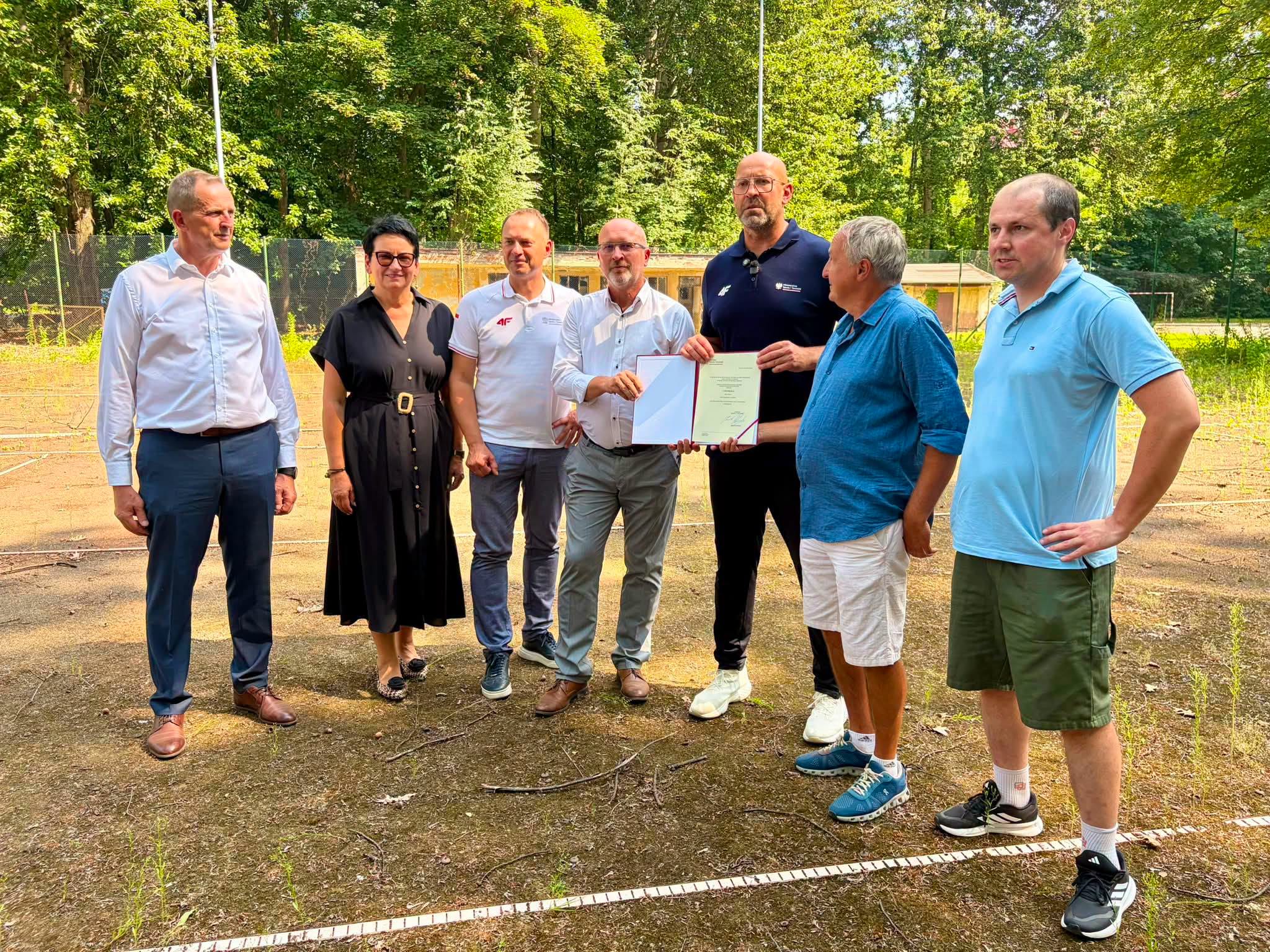 14 milionów złotych na sport po powodzi. Trzy boiska i korty tenisowe w Głuchołazach zostaną odbudowane