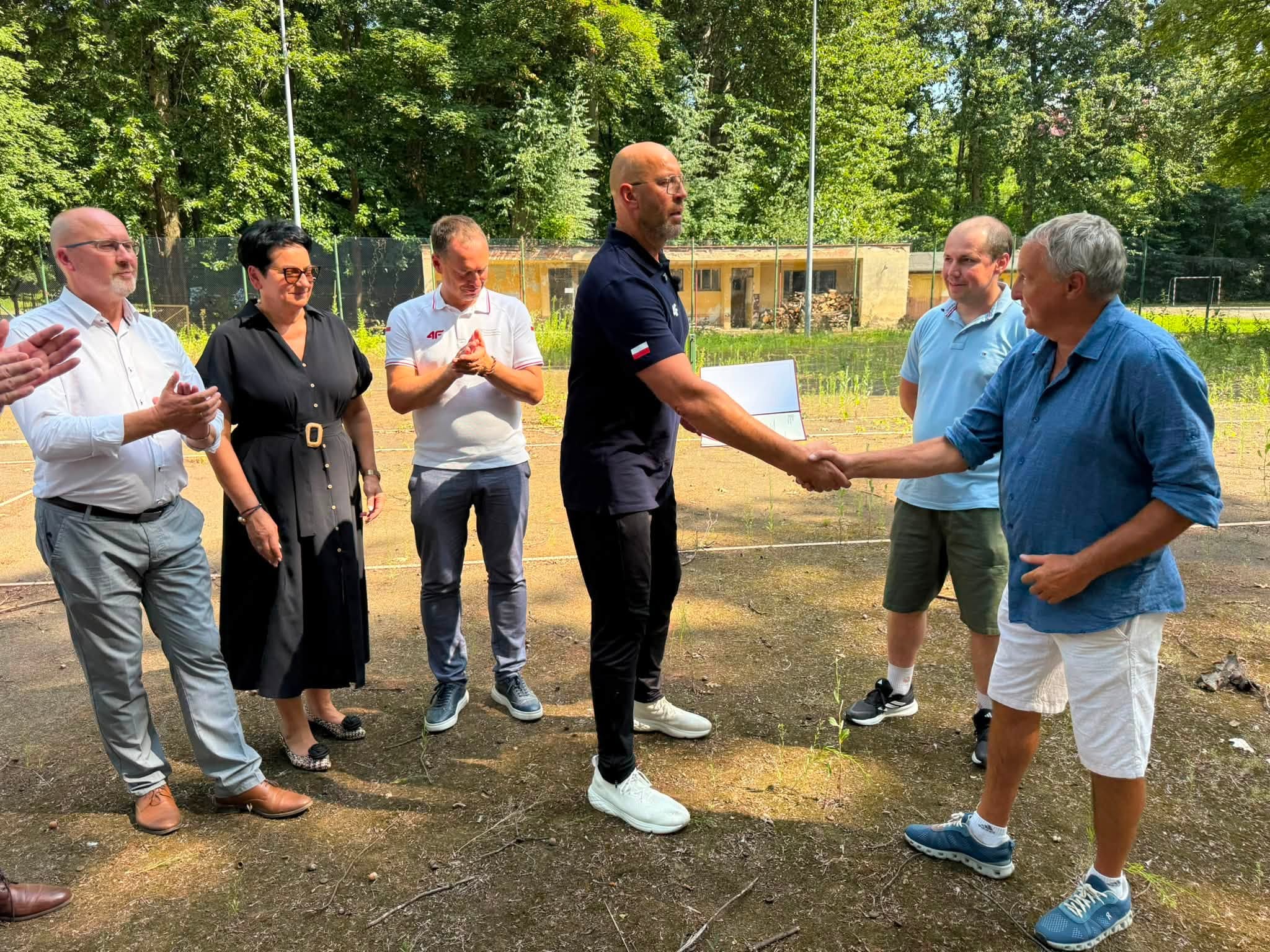 14 milionów złotych na sport po powodzi. Trzy boiska i korty tenisowe w Głuchołazach zostaną odbudowane