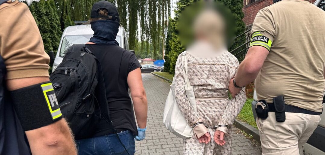 Lekarka z Prudnika i pracownica medyczna z zarzutami. Śledczy mówią o łapówkach, receptach i półmilionowych korzyściach Lekarka z Prudnika i pracownica medyczna z zarzutami. Śledczy mówią o łapówkach, receptach i półmilionowych korzyściach