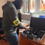 Lekarka z Prudnika i pracownica medyczna z zarzutami. Śledczy mówią o łapówkach, receptach i półmilionowych korzyściach
