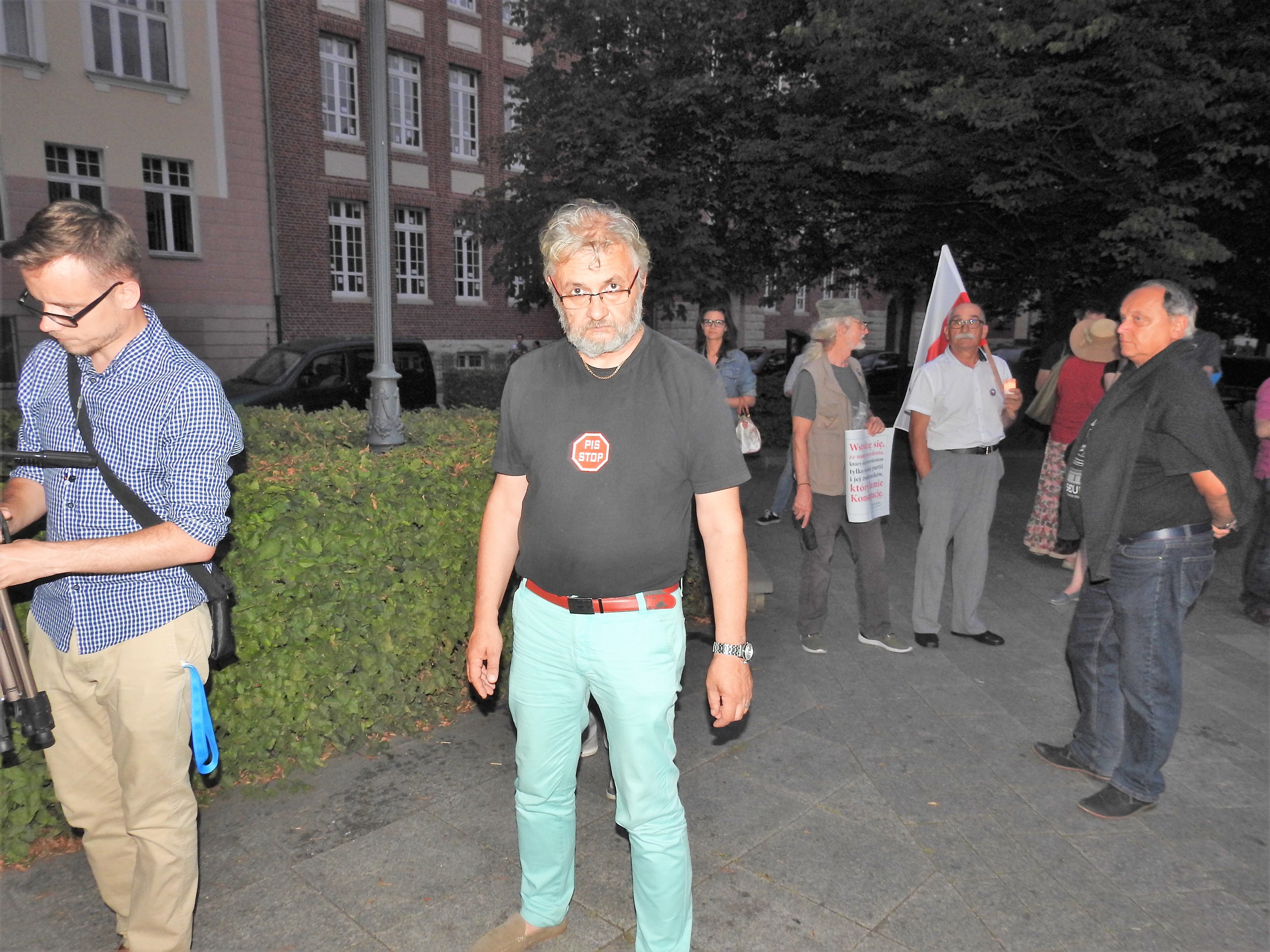 Osiem lat staliśmy razem pod sądami. Dziś pożegnałem Janusza