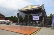 Dobrodzień biegał, śpiewał i świętował. Lombard porwał tłumy, a finał jeszcze przed mieszkańcami Dobrodzień biegał, śpiewał i świętował. Lombard porwał tłumy, a finał jeszcze przed mieszkańcami