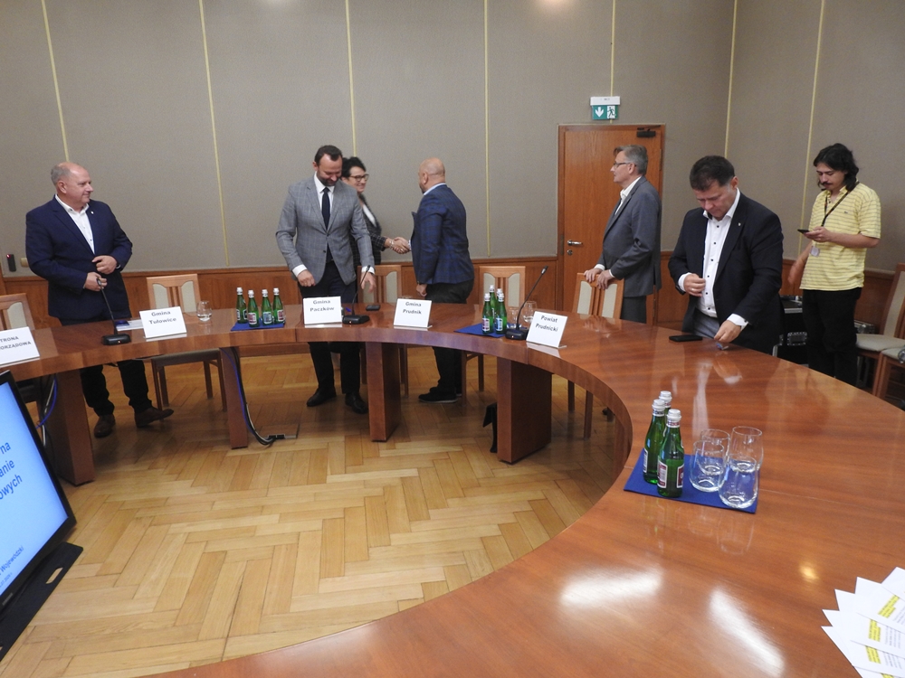Ponad 5 mln zł na odbudowę po powodzi. Kolejne umowy podpisane z samorządami