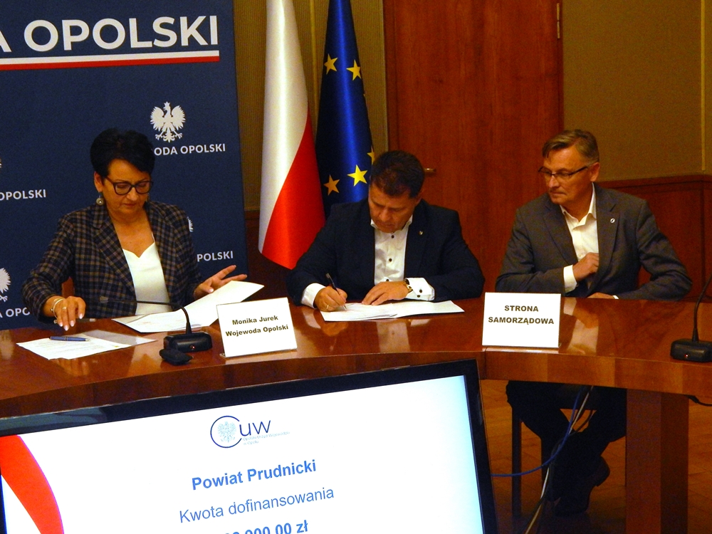 Ponad 5 mln zł na odbudowę po powodzi. Kolejne umowy podpisane z samorządami