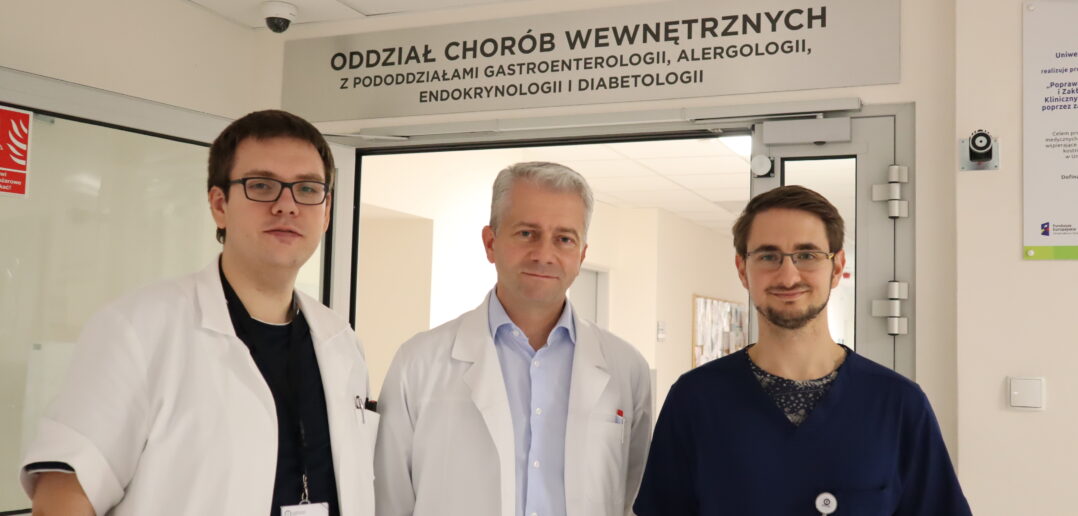 Opolscy lekarze dołączają do światowej bazy wiedzy. USK jako pierwszy w Polsce w rejestrze CARE Łukasz Moos, Zenon Brzoza, Wojciech Żurek