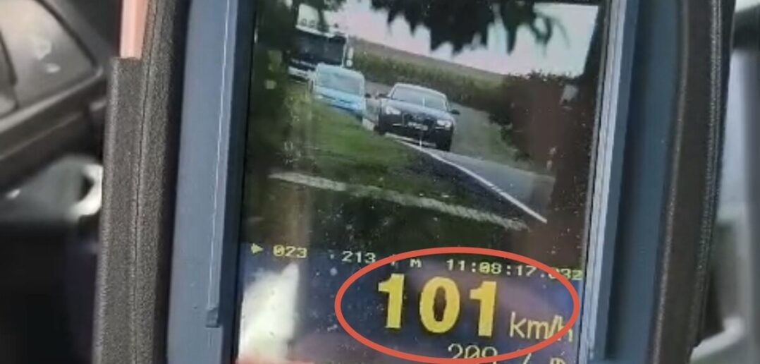 Policja mierzy prędkość, ludzkość testuje granice rozsądku. Pięciu kierowc&oacute;w bez prawa jazdy