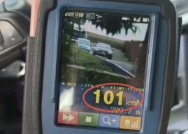 Policja mierzy prędkość, ludzkość testuje granice rozsądku. Pięciu kierowców bez prawa jazdy