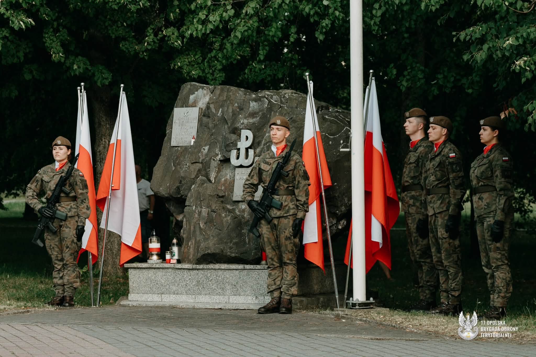 Powstanie nie powinno być drogowskazem