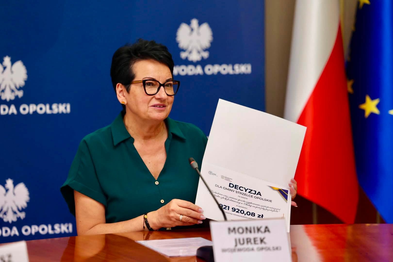 Pół miliona dla urzędników. Powodzianie nie stracili ani złotówki, ale afera już płynie