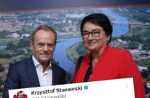 Komarzyński rzucił kamień. Długo nie trzeba było czekać, aż ustawi się kolejka chętnych do sprawdzenia, czy można nim rzucić jeszcze raz Komarzyński rzucił kamień. Długo nie trzeba było czekać, aż ustawi się kolejka chętnych do sprawdzenia, czy można nim rzucić jeszcze raz