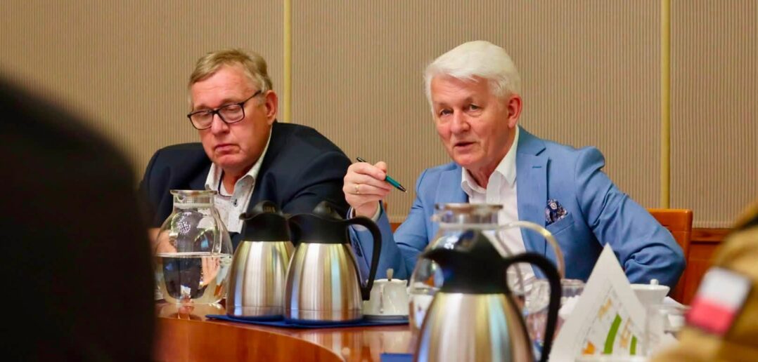 Komorzno powoli odzyskuje wodę. Po blisko czterech miesiącach od skażenia jest plan Komorzno powoli odzyskuje wodę. Po blisko czterech miesiącach od skażenia jest plan