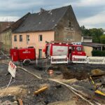 Głuchołazy po potężnej ulewie. Woda zalała DK40, są zalane piwnice