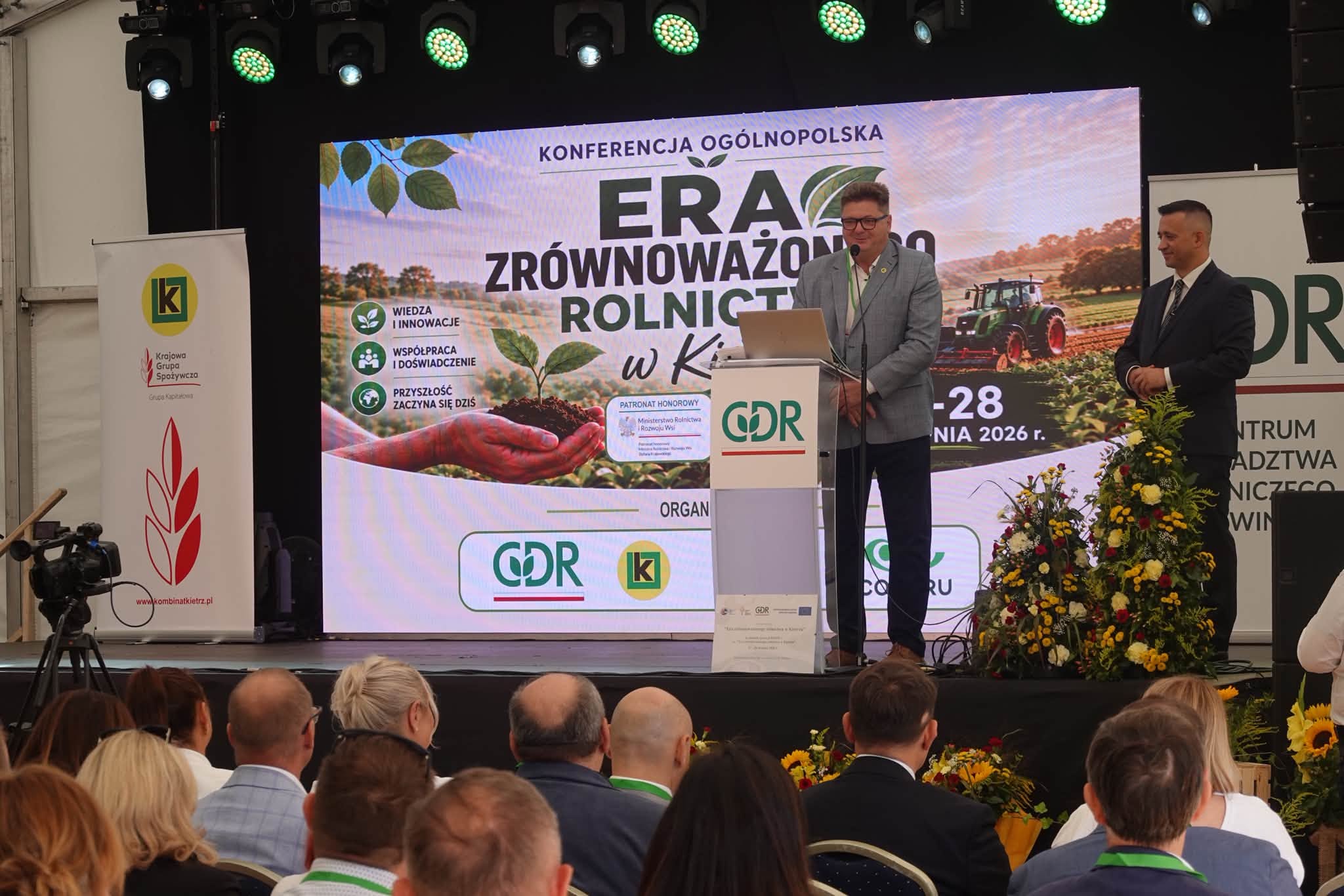 Rolnik z satelitą, krowa pod cyfrowym nadzorem. W Kietrzu pokazują, skąd bierze się nasze jedzenie