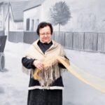 Kiedy ściana zaczyna pamiętać. W Dobrzeniu Wielkim Murki namalowały sto lat historii