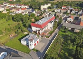 Pięć mieszkań zamiast miejsca w instytucji. W Racławicach Śląskich powstanie nowy dom dla osób potrzebujących wsparcia