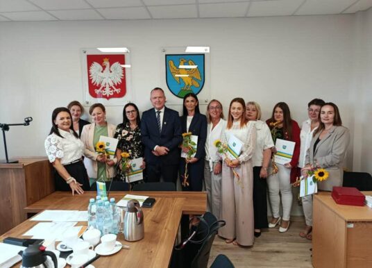 W niemodlińskiej oświacie zmiana warty. Pożegnania, nowe dyrektorki i siedem nauczycielskich awansów