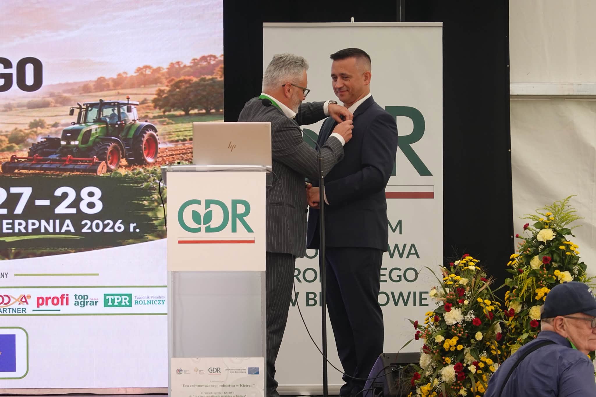 Rolnik z satelitą, krowa pod cyfrowym nadzorem. W Kietrzu pokazują, skąd bierze się nasze jedzenie