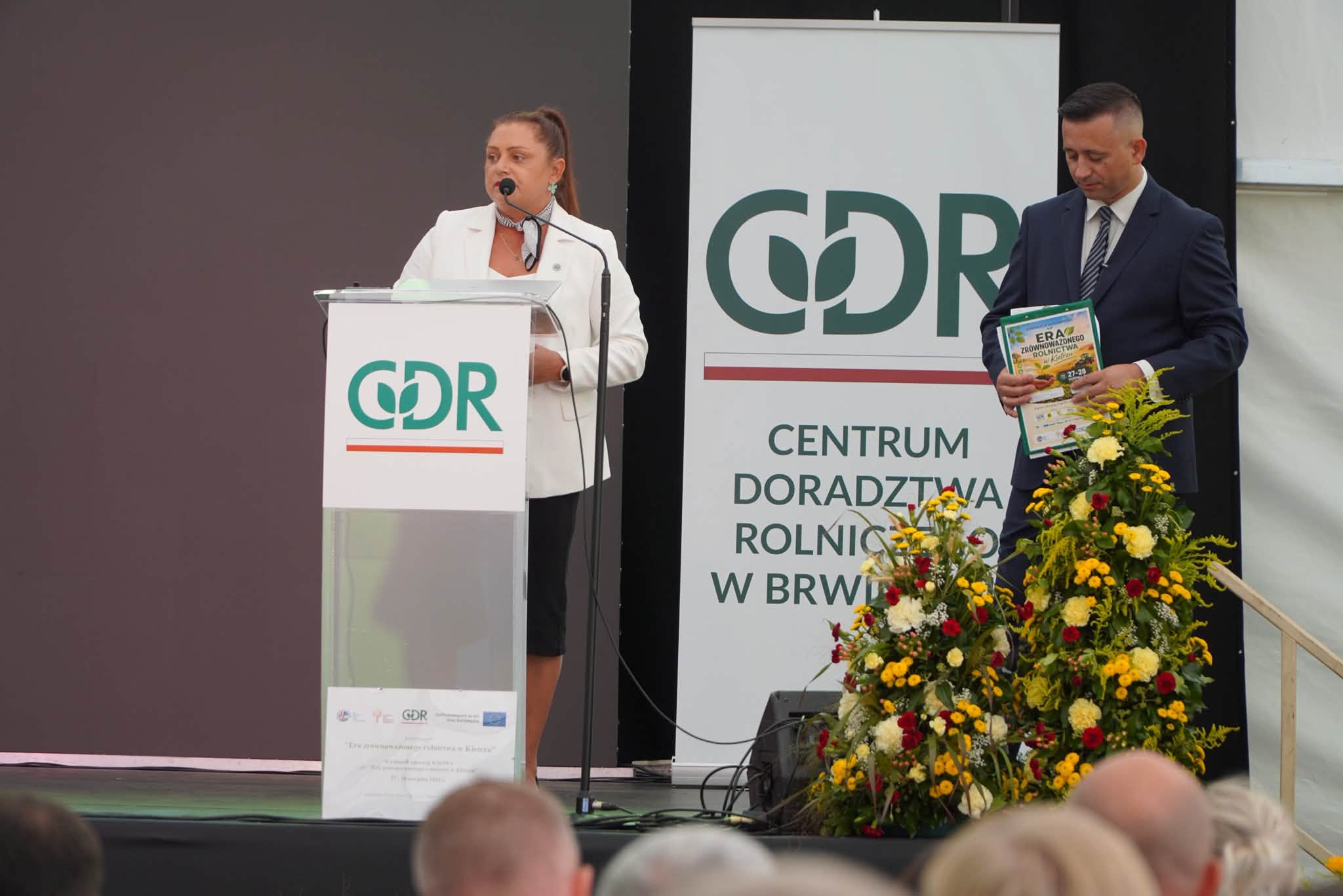 Rolnik z satelitą, krowa pod cyfrowym nadzorem. W Kietrzu pokazują, skąd bierze się nasze jedzenie