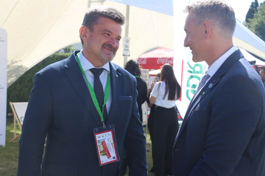 Rolnik z satelitą, krowa pod cyfrowym nadzorem. W Kietrzu pokazują, skąd bierze się nasze jedzenie