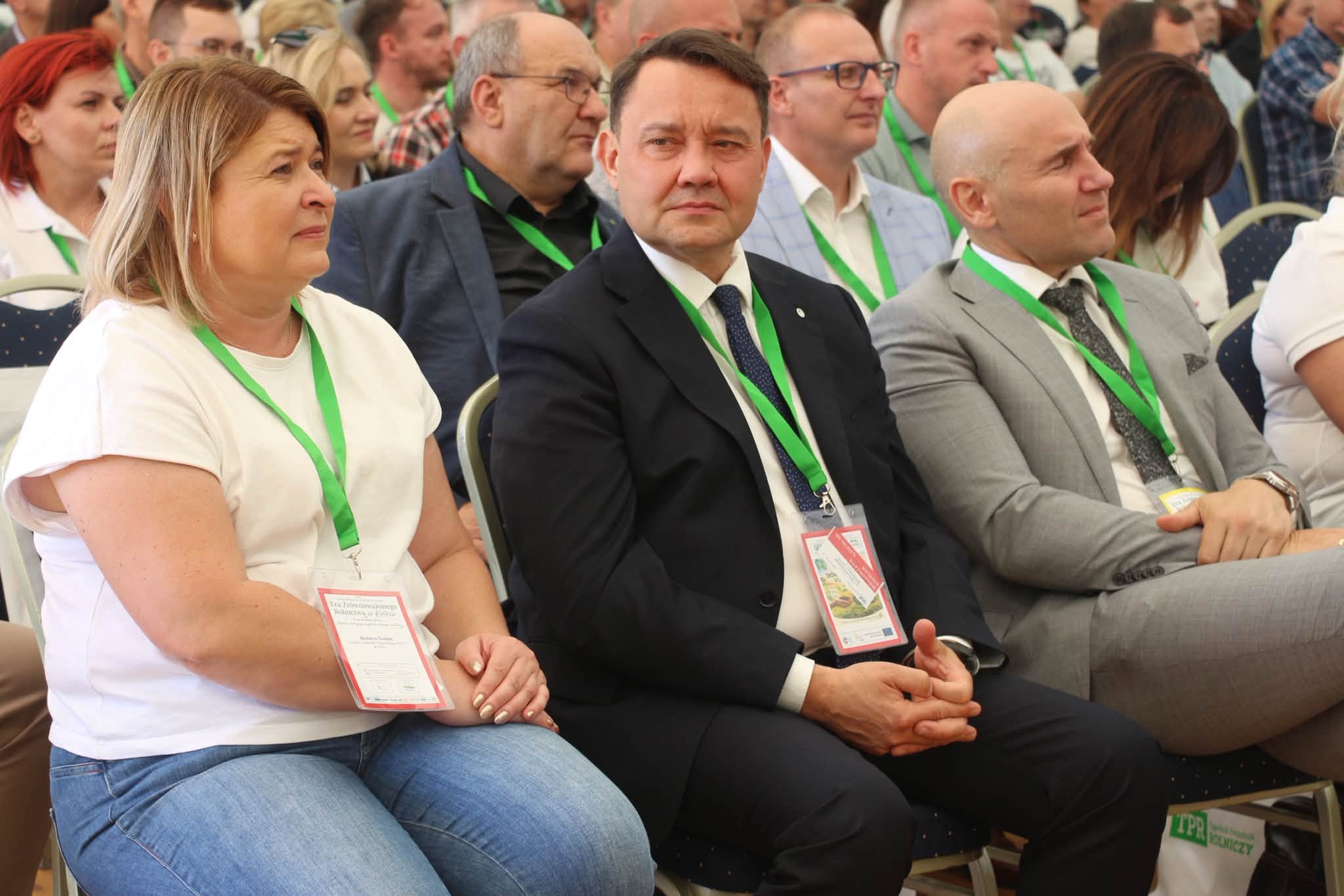 Rolnik z satelitą, krowa pod cyfrowym nadzorem. W Kietrzu pokazują, skąd bierze się nasze jedzenie